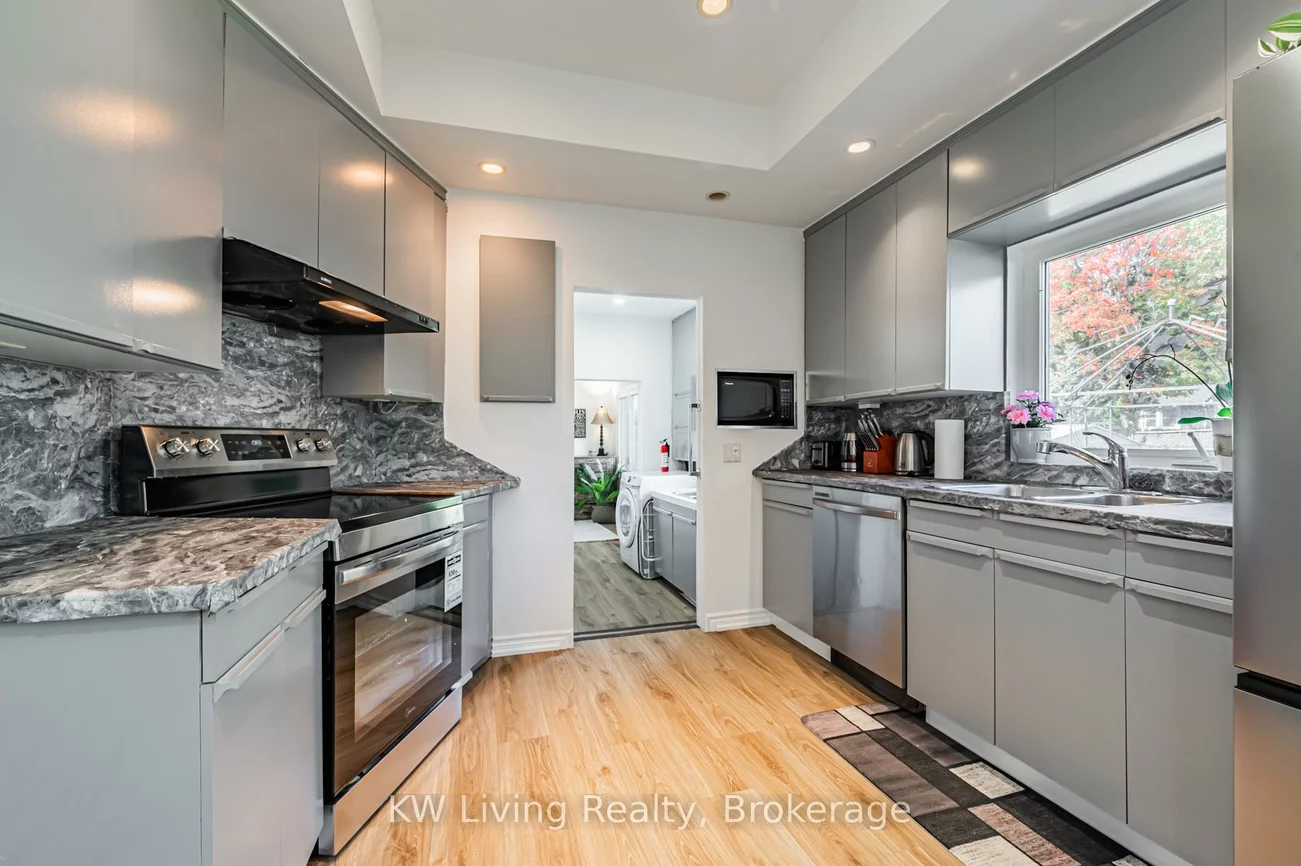 43, Maple, Port Credit, Mississauga