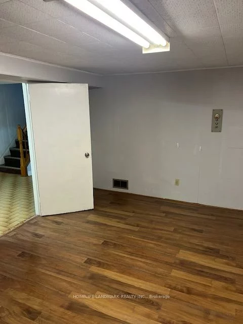 1216, Shamir, Erindale, Mississauga