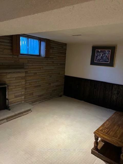 1216, Shamir, Erindale, Mississauga