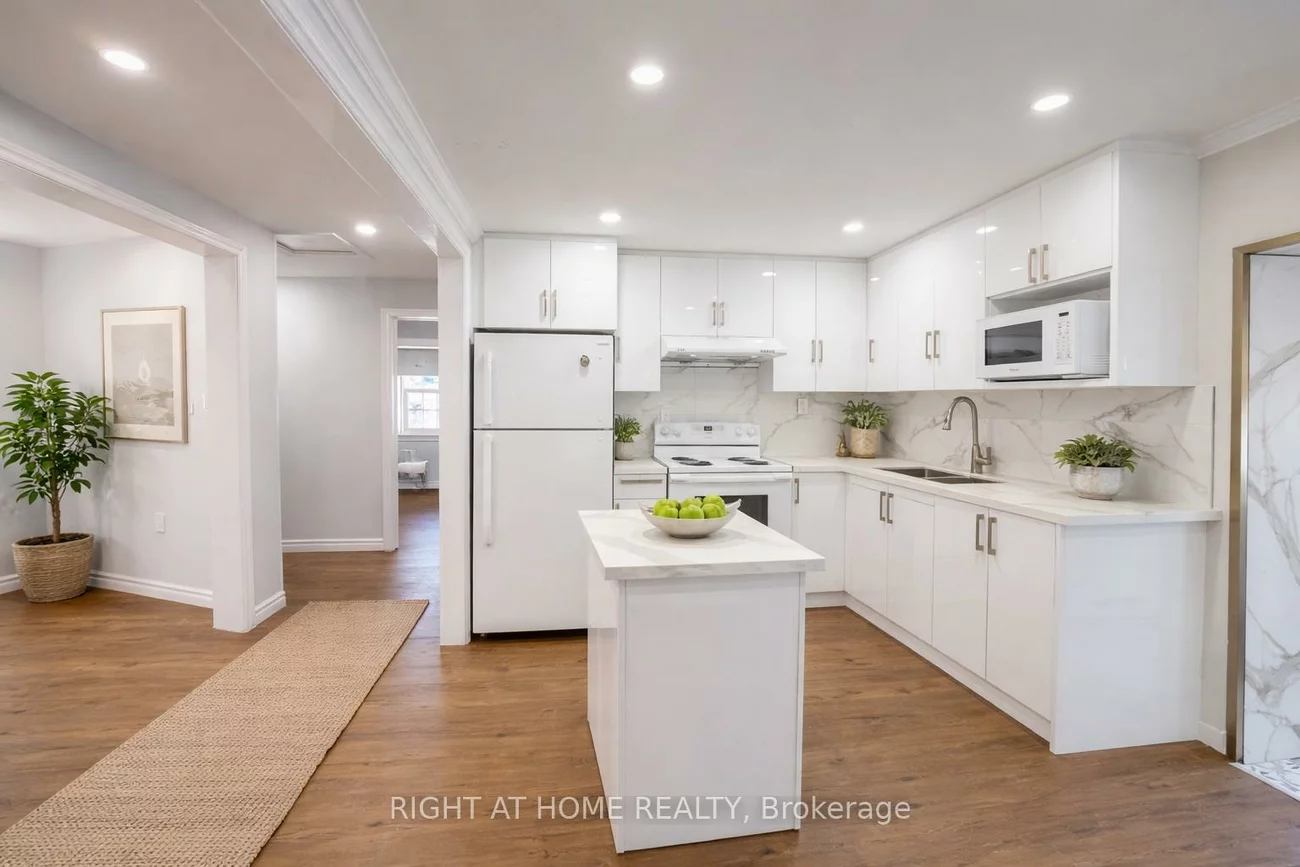 215 B, Queen, Streetsville, Mississauga