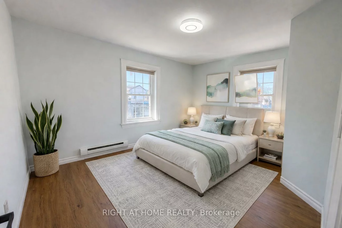 215 B, Queen, Streetsville, Mississauga