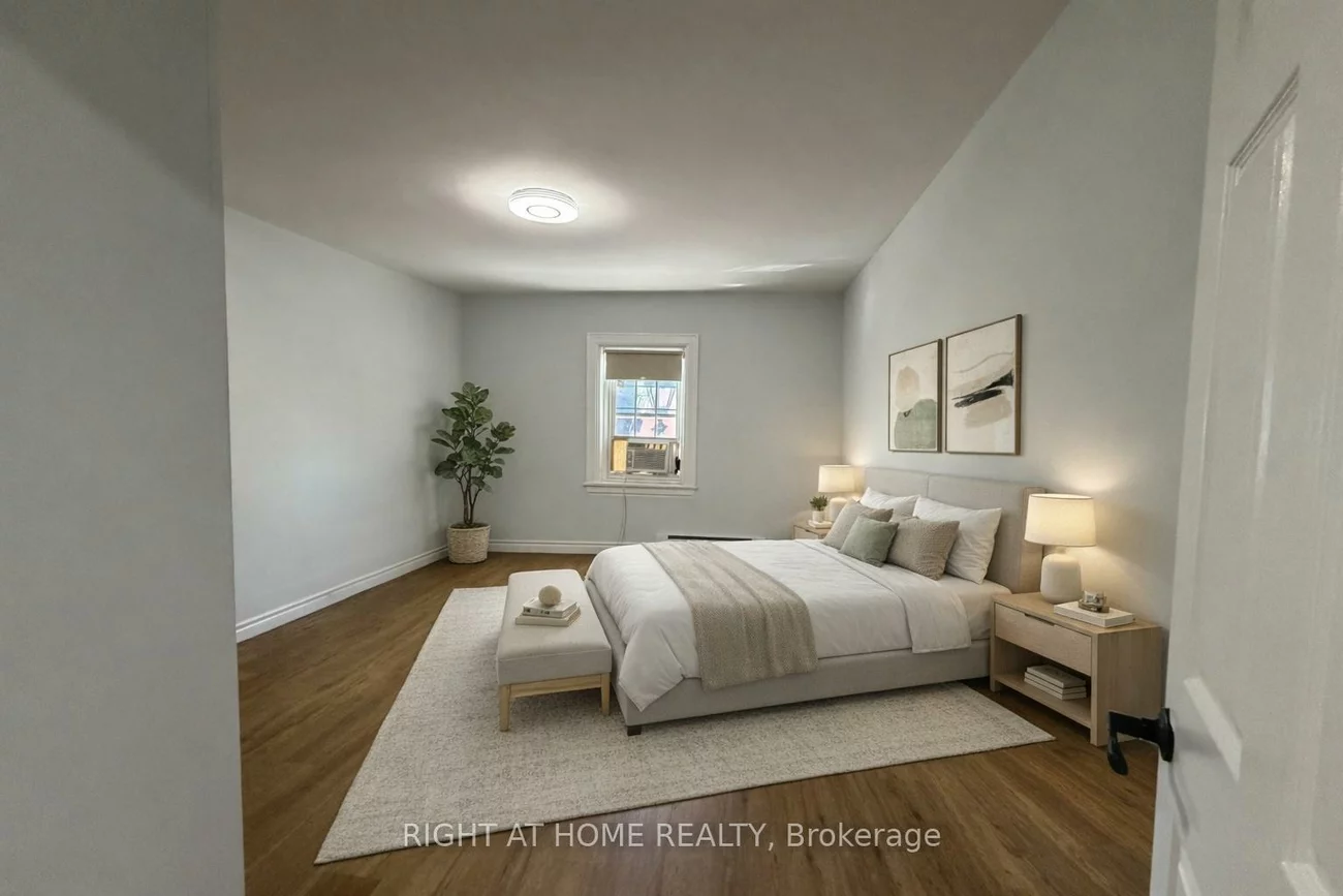 215 B, Queen, Streetsville, Mississauga