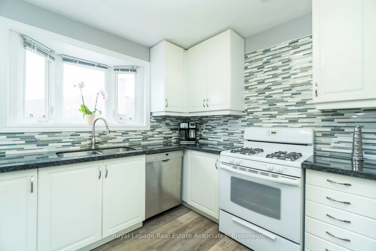 1492, Sandgate, Clarkson, Mississauga