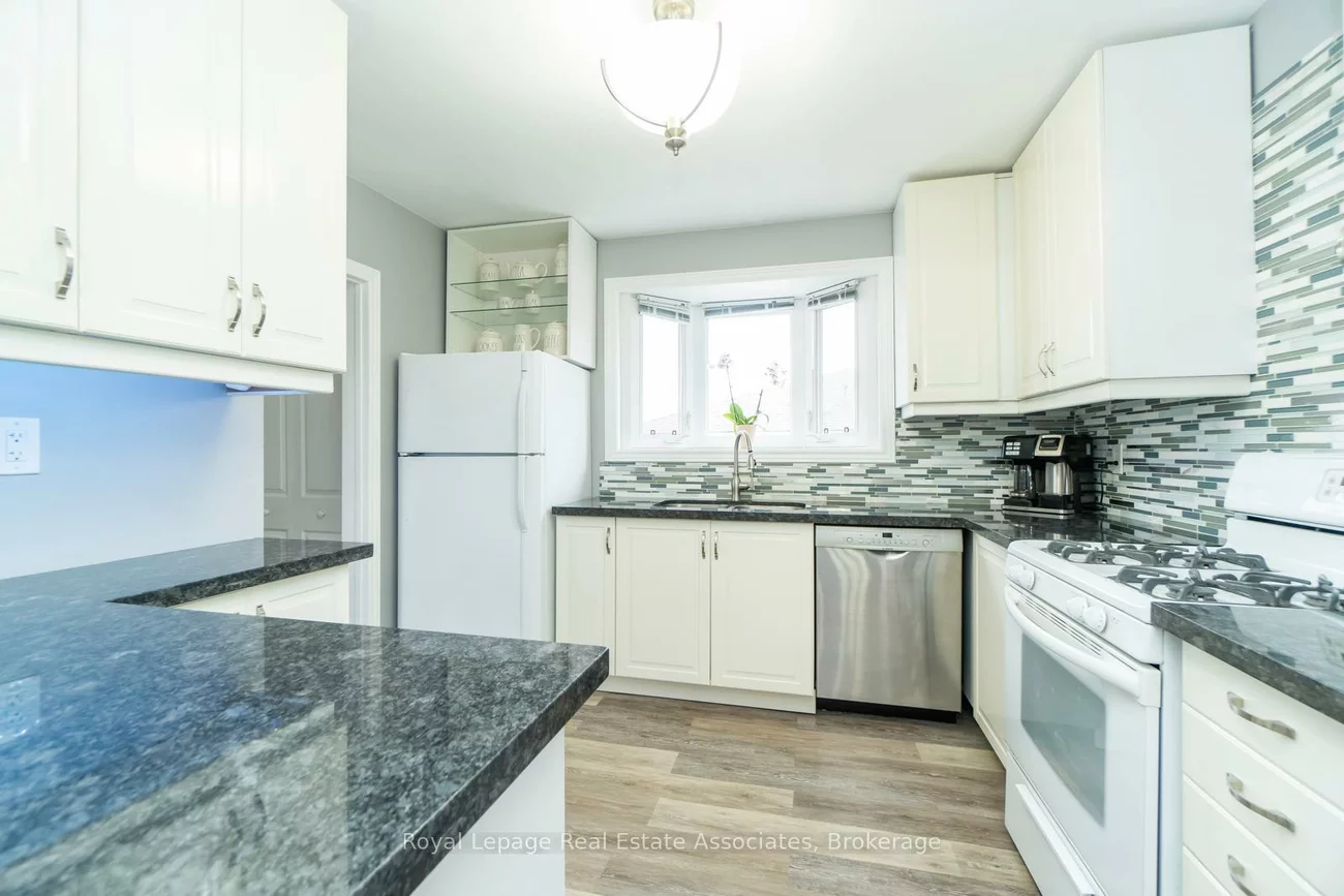 1492, Sandgate, Clarkson, Mississauga