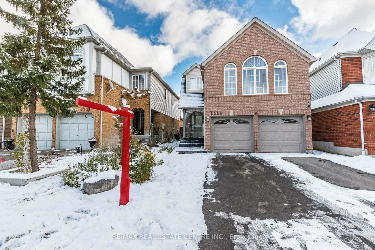 5223, Ruperts Gate, Central Erin Mills, Mississauga