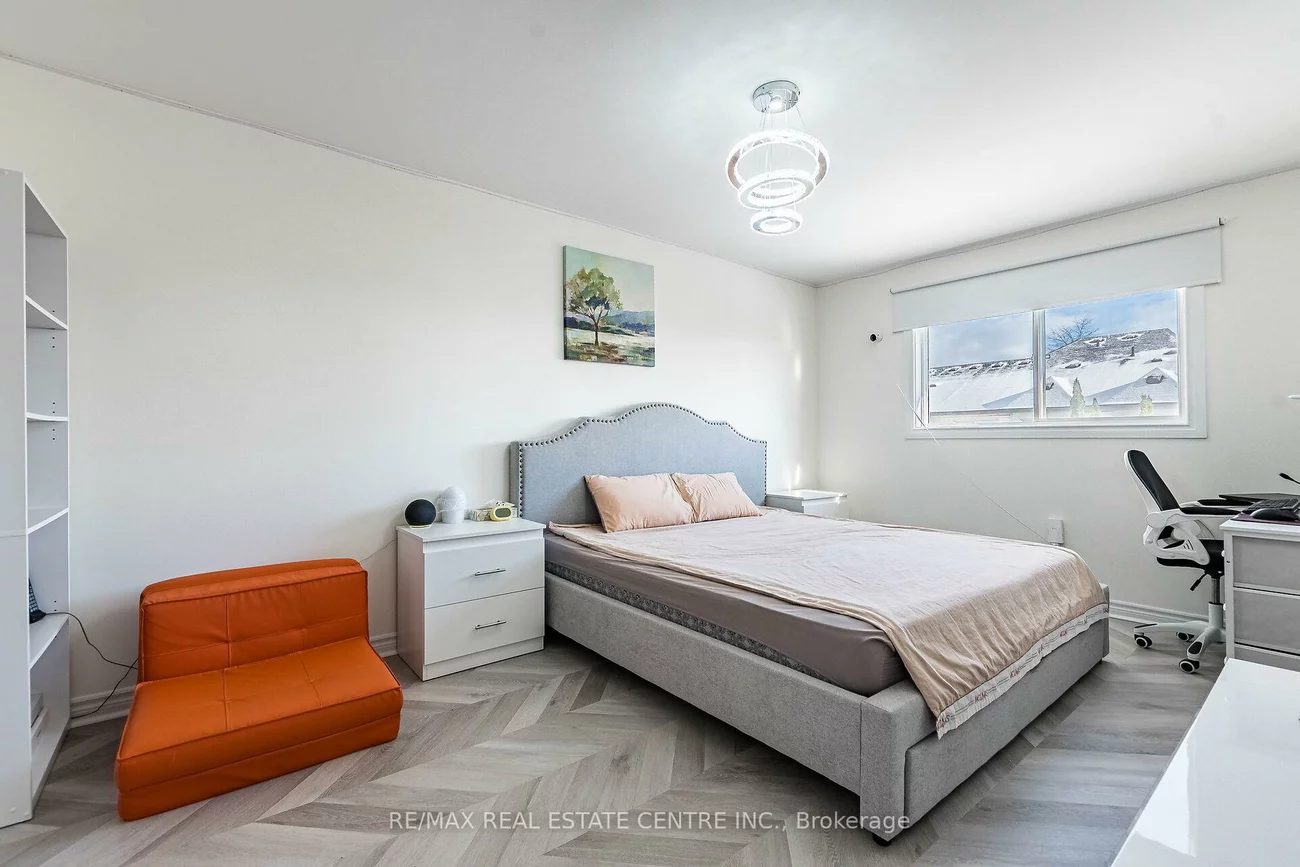 5223, Ruperts Gate, Central Erin Mills, Mississauga