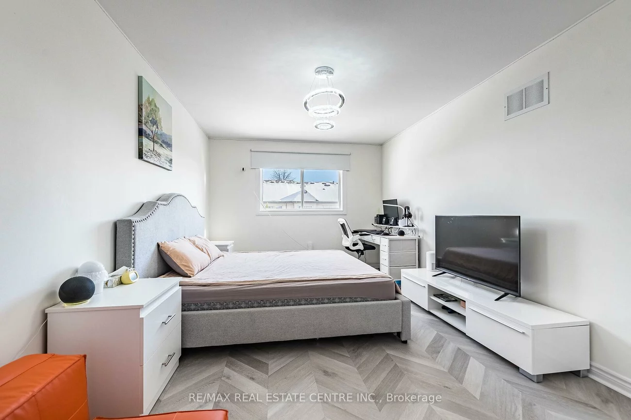 5223, Ruperts Gate, Central Erin Mills, Mississauga