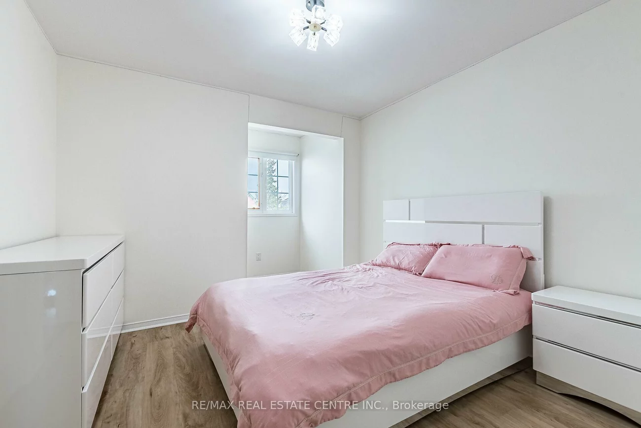 5223, Ruperts Gate, Central Erin Mills, Mississauga