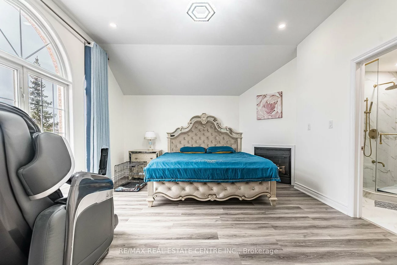 5223, Ruperts Gate, Central Erin Mills, Mississauga