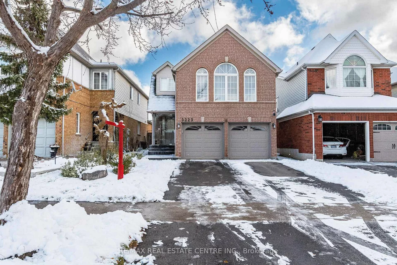 5223, Ruperts Gate, Central Erin Mills, Mississauga