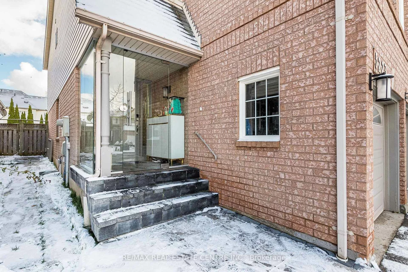 5223, Ruperts Gate, Central Erin Mills, Mississauga