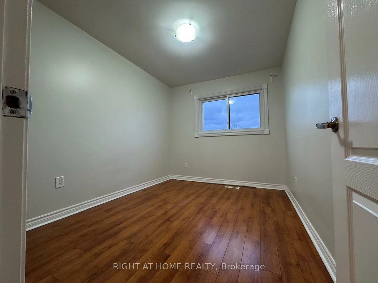 3369, Burdock, Mississauga Valleys, Mississauga