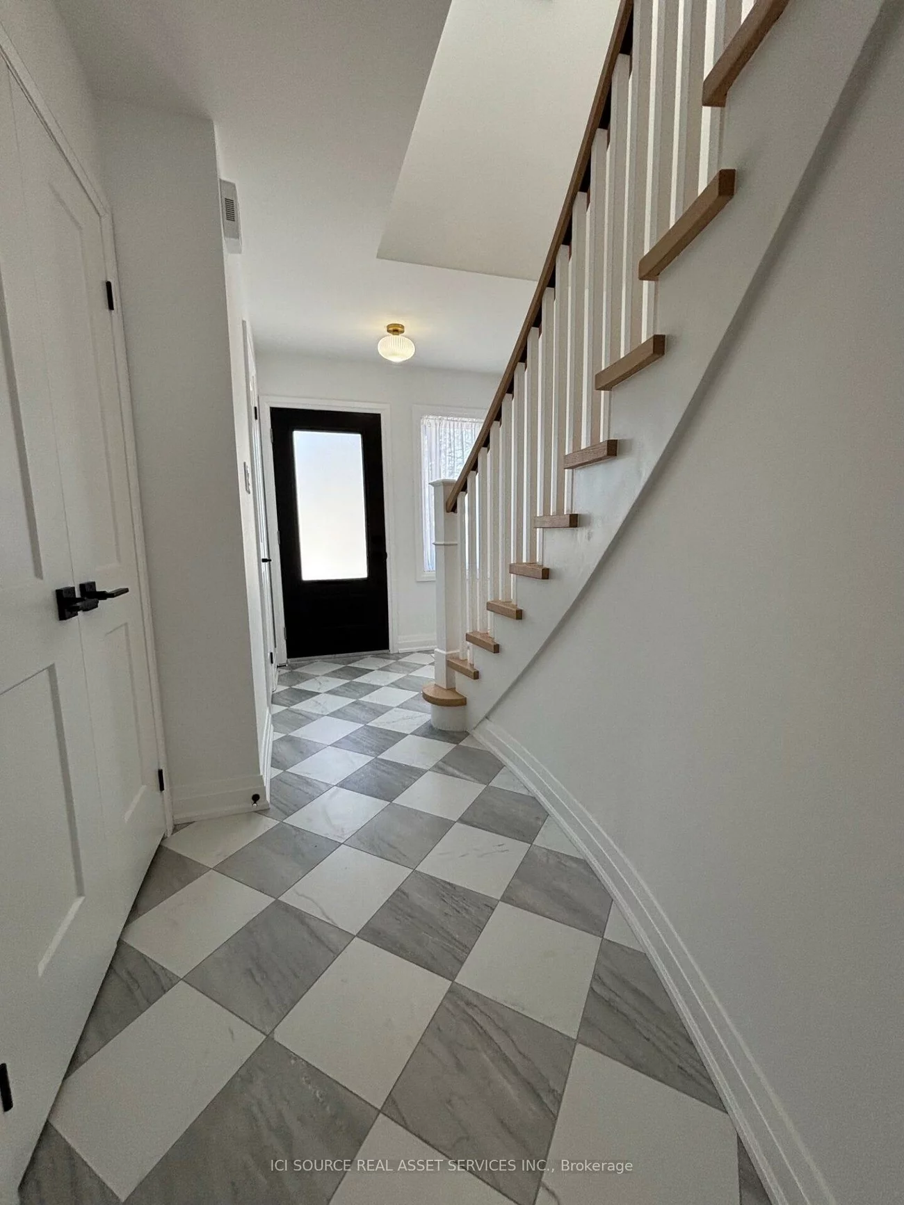 851, Sweetwater, Lorne Park, Mississauga