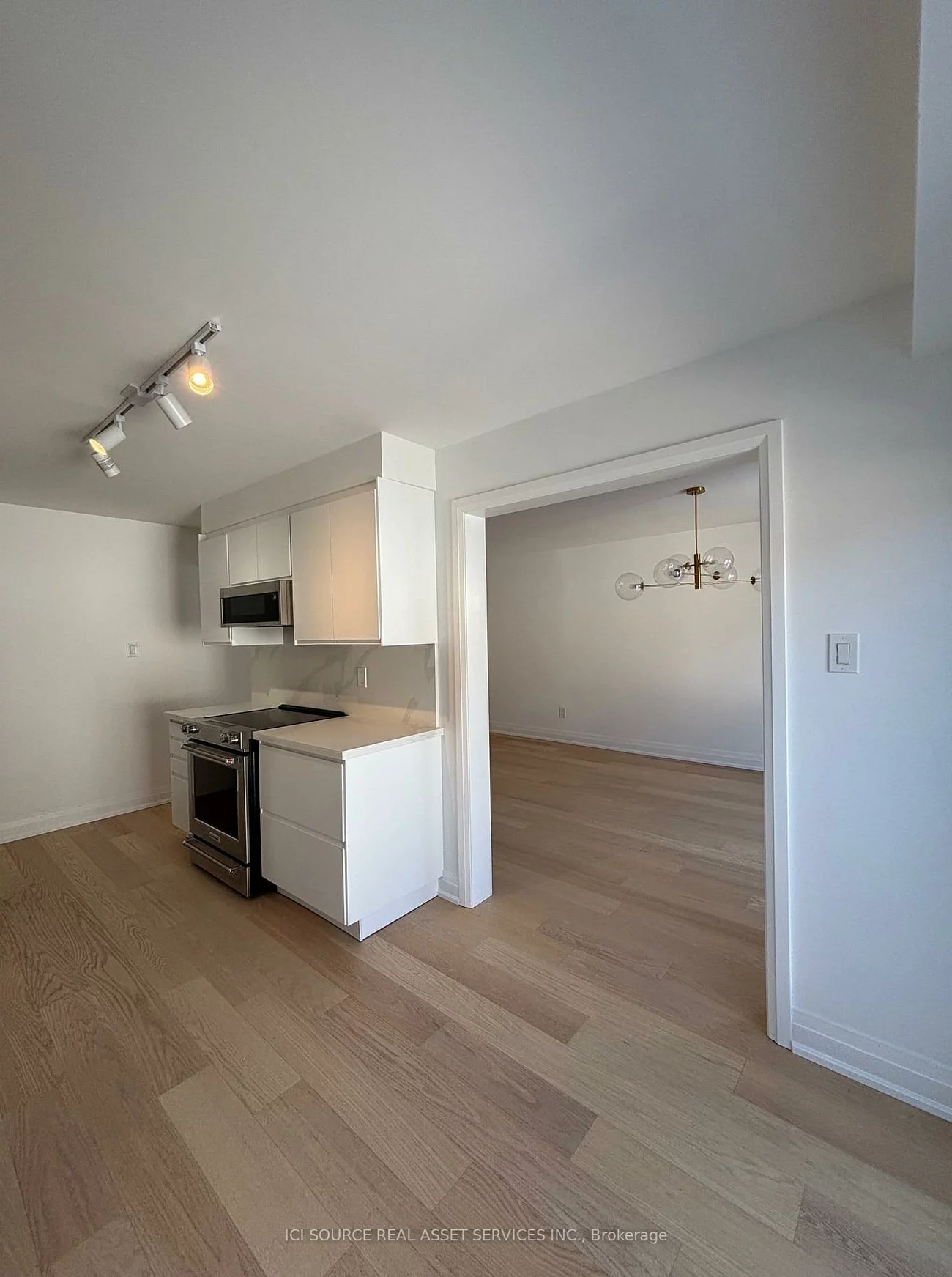 851, Sweetwater, Lorne Park, Mississauga