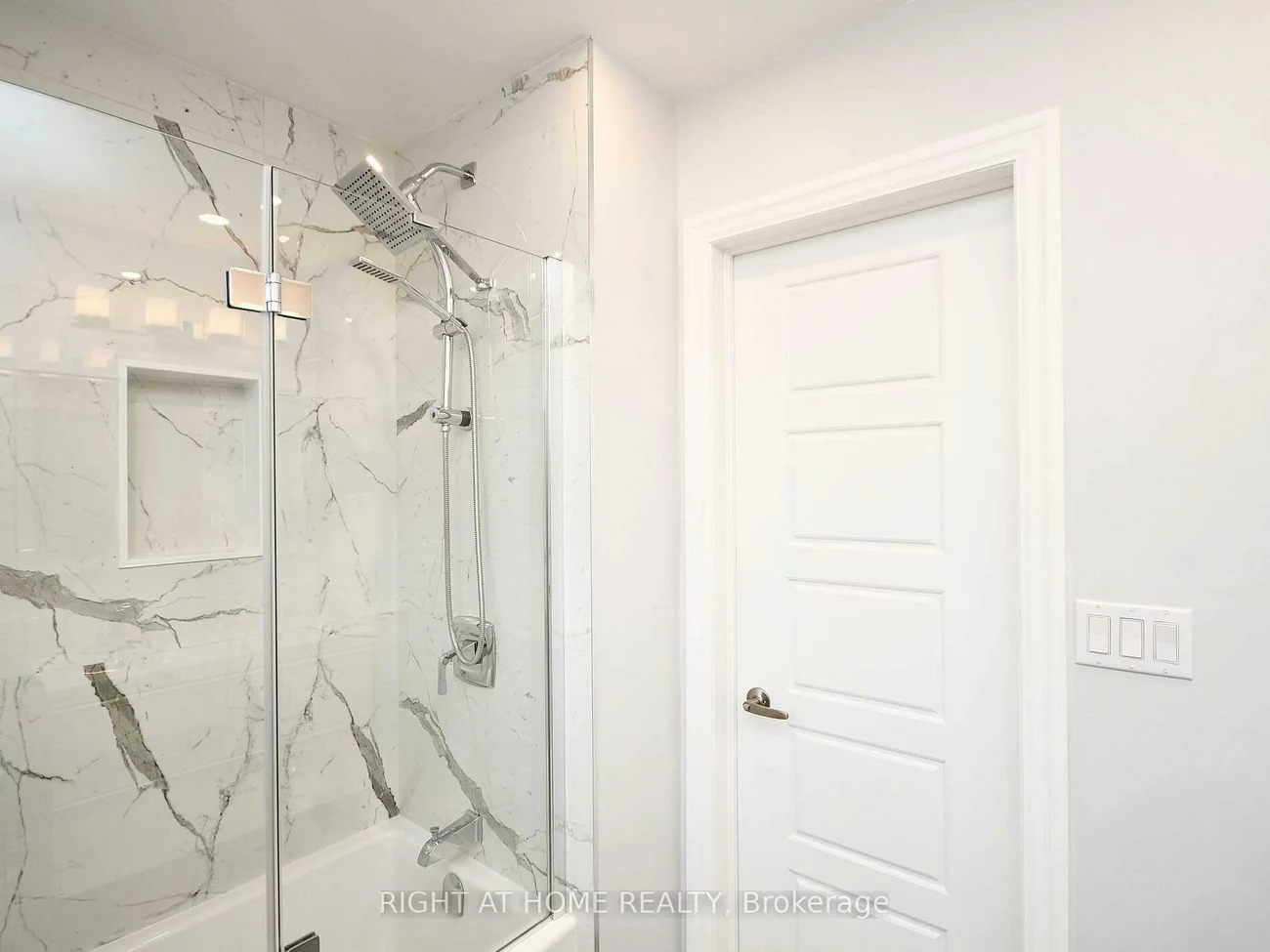 2123, Cliff, Cooksville, Mississauga