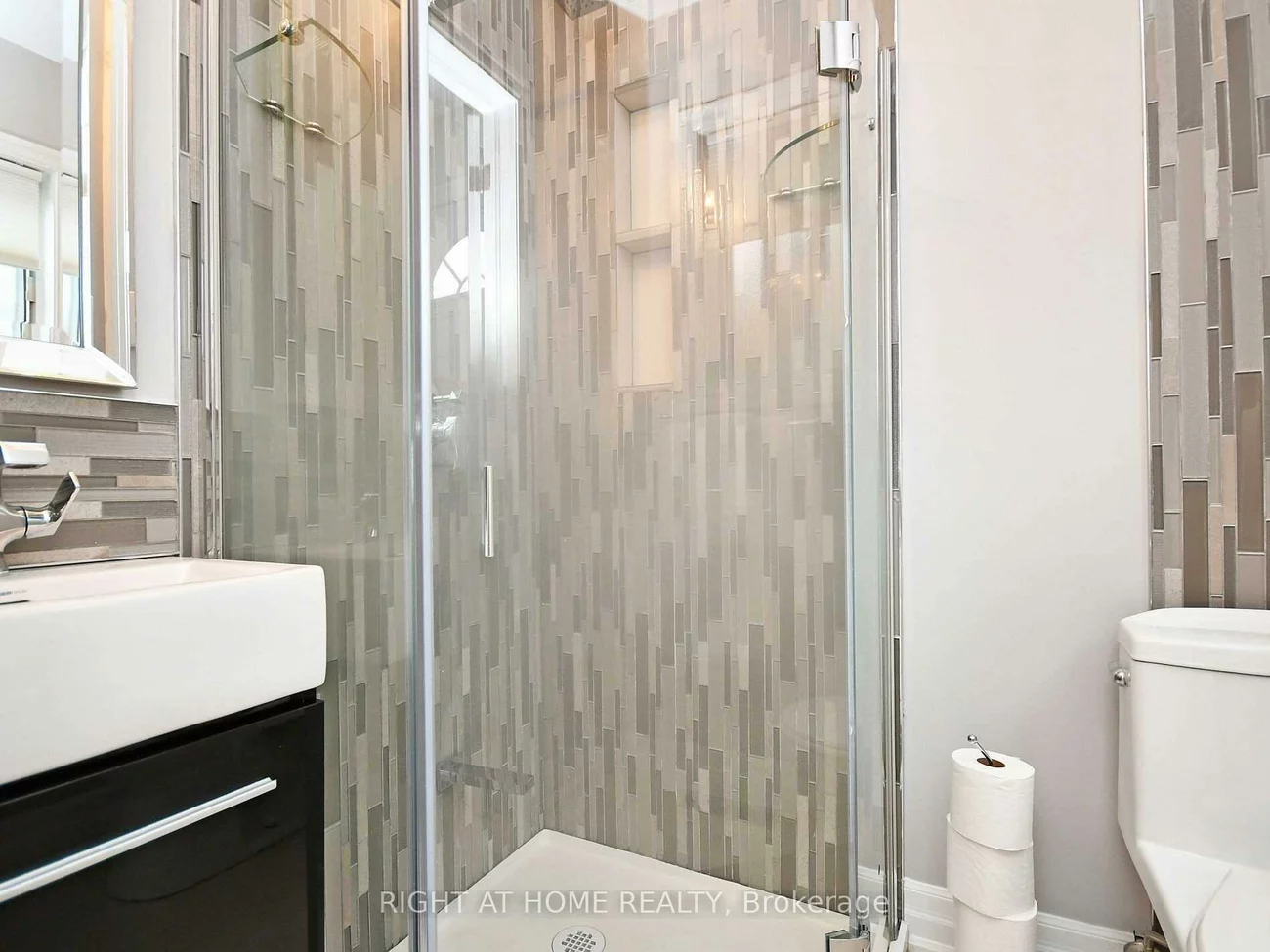 2123, Cliff, Cooksville, Mississauga