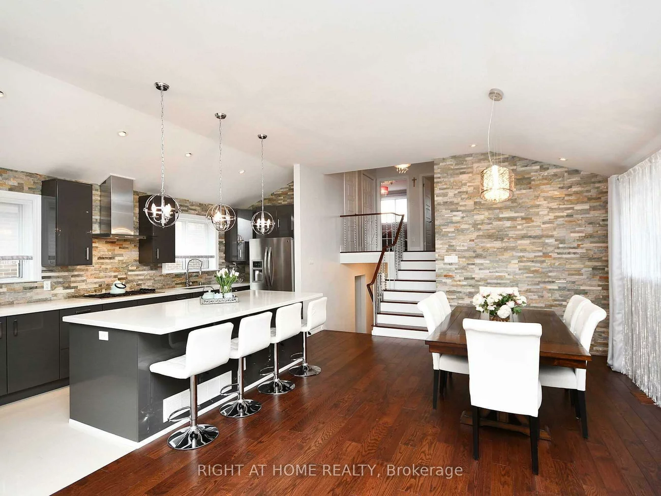 2123, Cliff, Cooksville, Mississauga