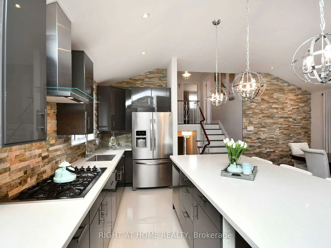 2123, Cliff, Cooksville, Mississauga