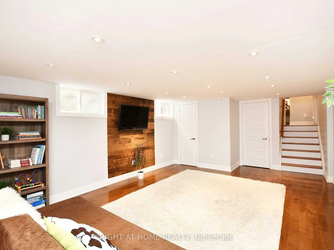 2123, Cliff, Cooksville, Mississauga