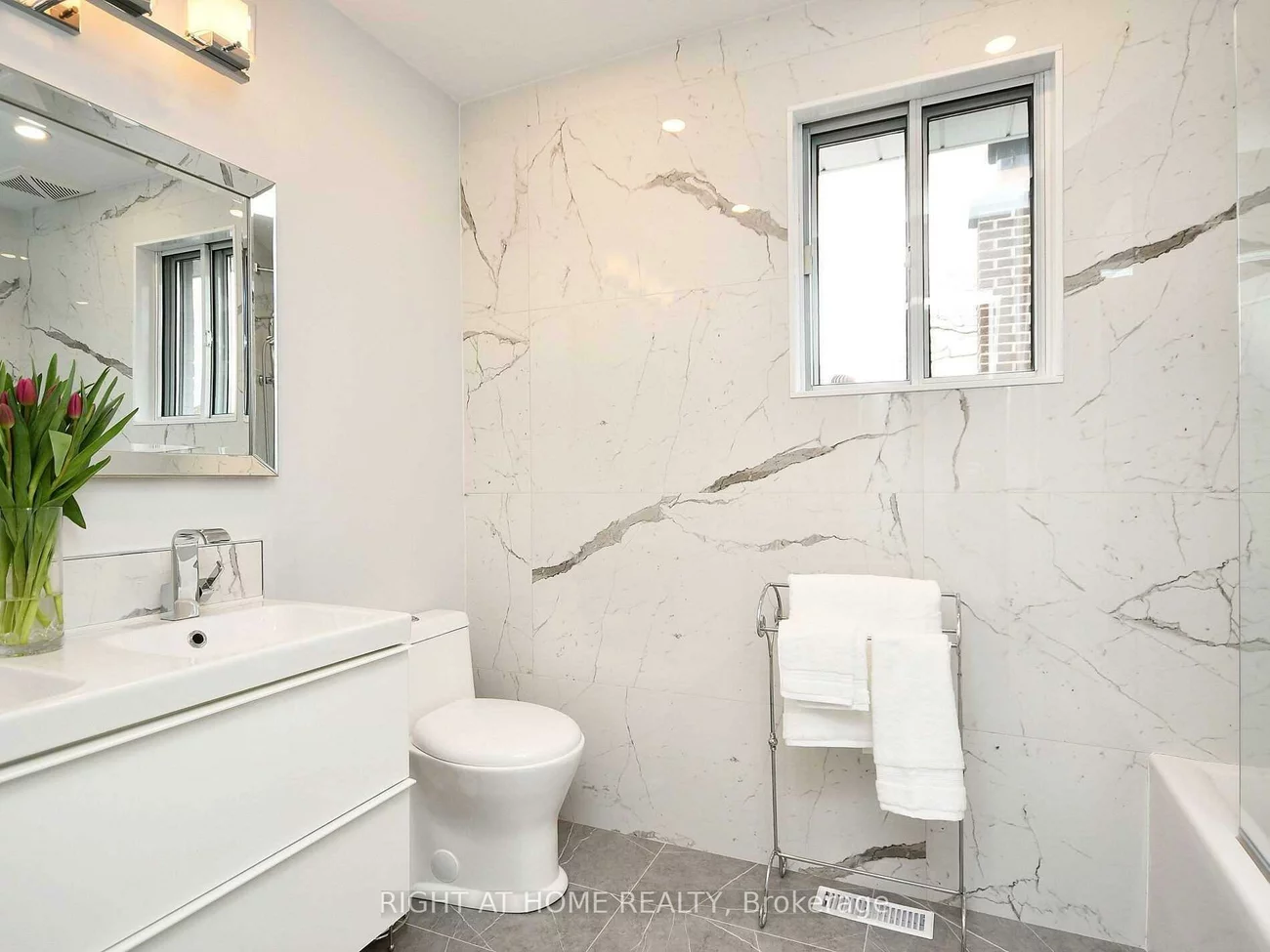 2123, Cliff, Cooksville, Mississauga