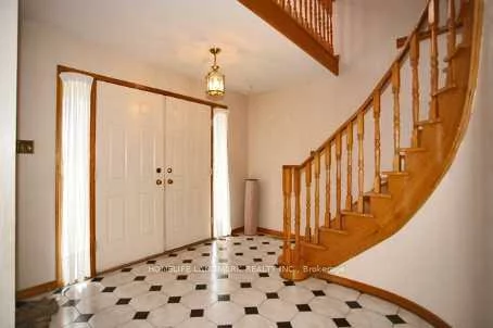 4461, Weymouth Commons, Hurontario, Mississauga