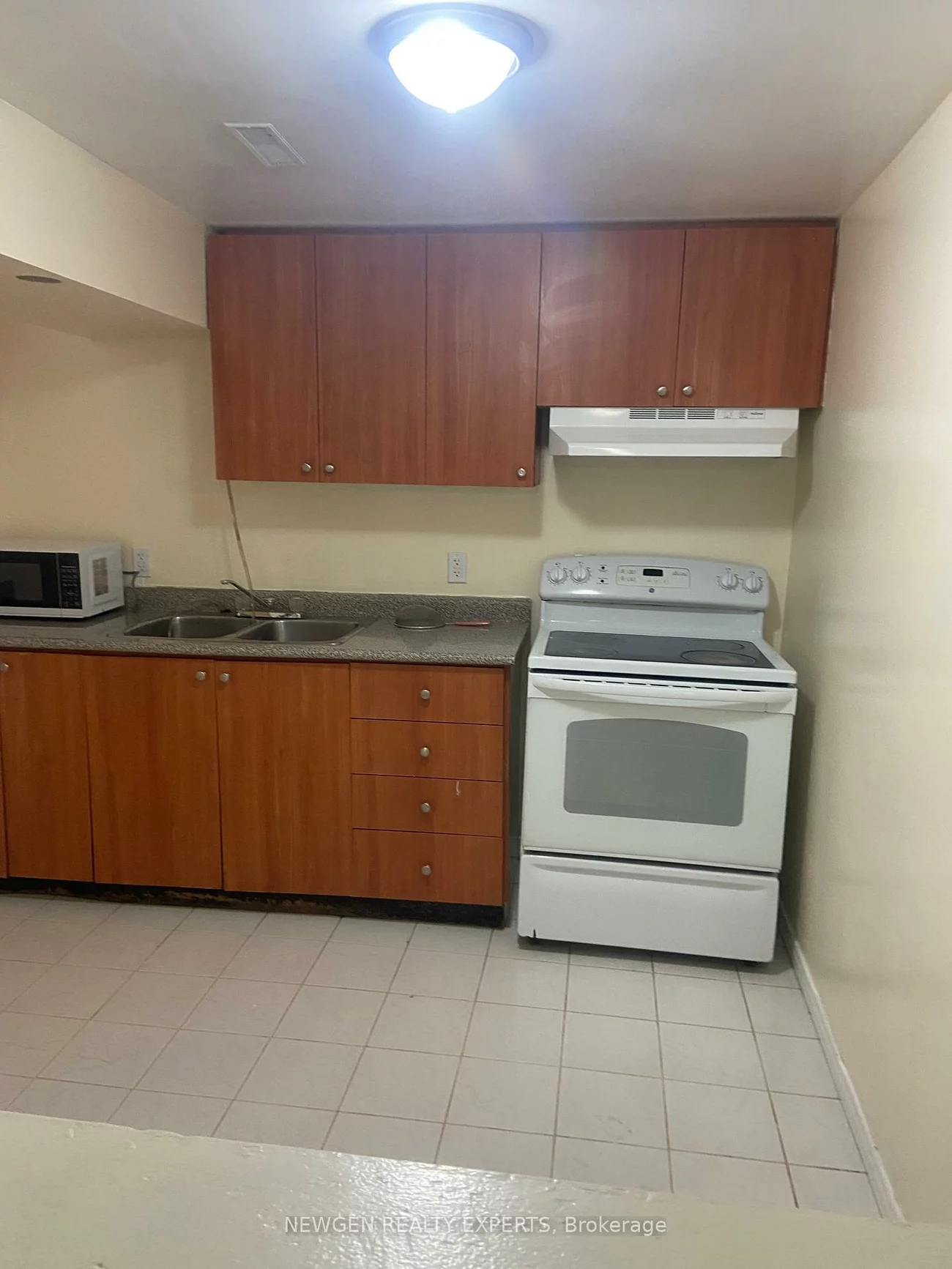 4575, Guildwood, Hurontario, Mississauga