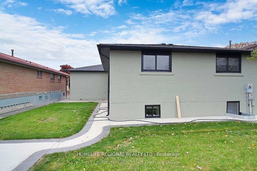 7537, Lully, Malton, Mississauga
