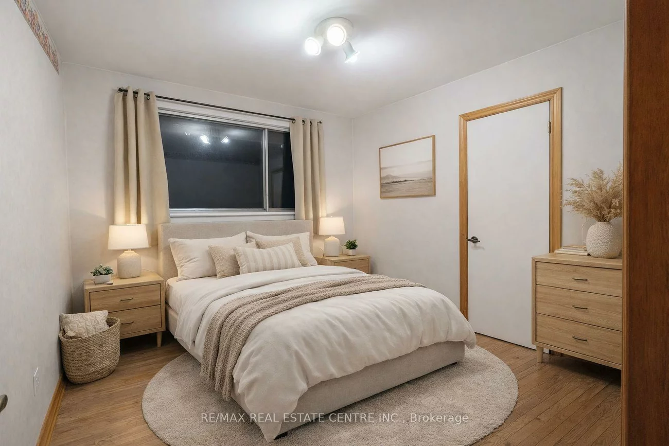 593, Indian, Lorne Park, Mississauga