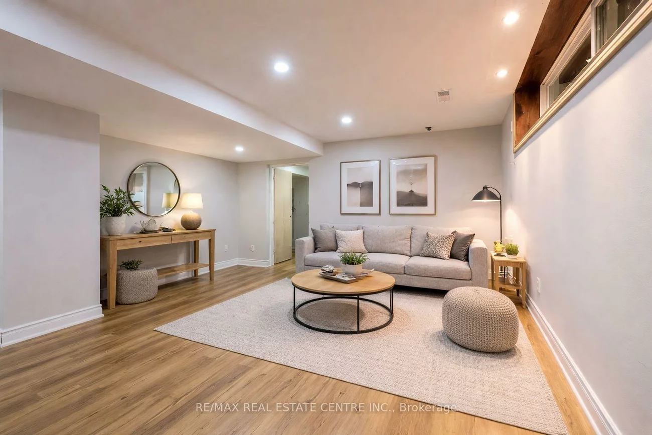 593, Indian, Lorne Park, Mississauga