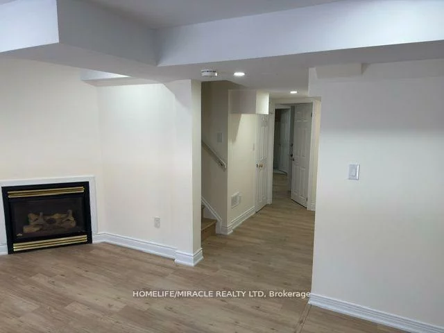 2415, Bankside, Central Erin Mills, Mississauga