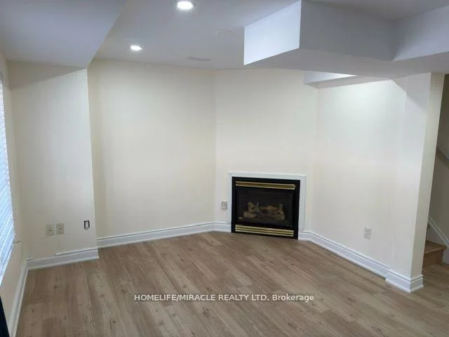 2415, Bankside, Central Erin Mills, Mississauga