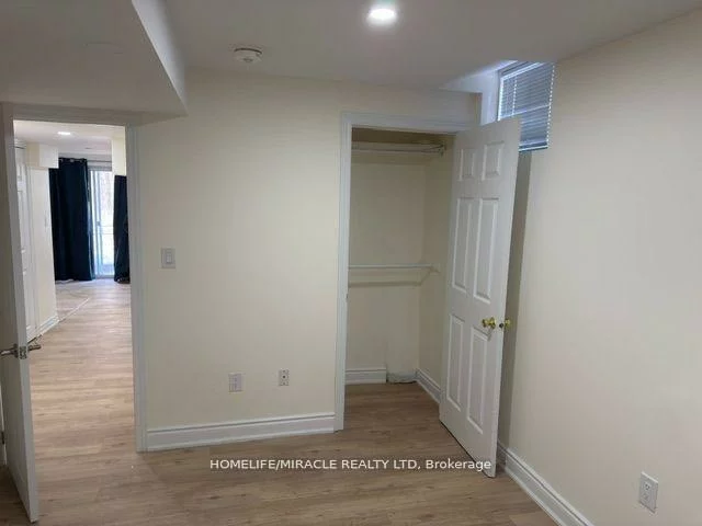2415, Bankside, Central Erin Mills, Mississauga