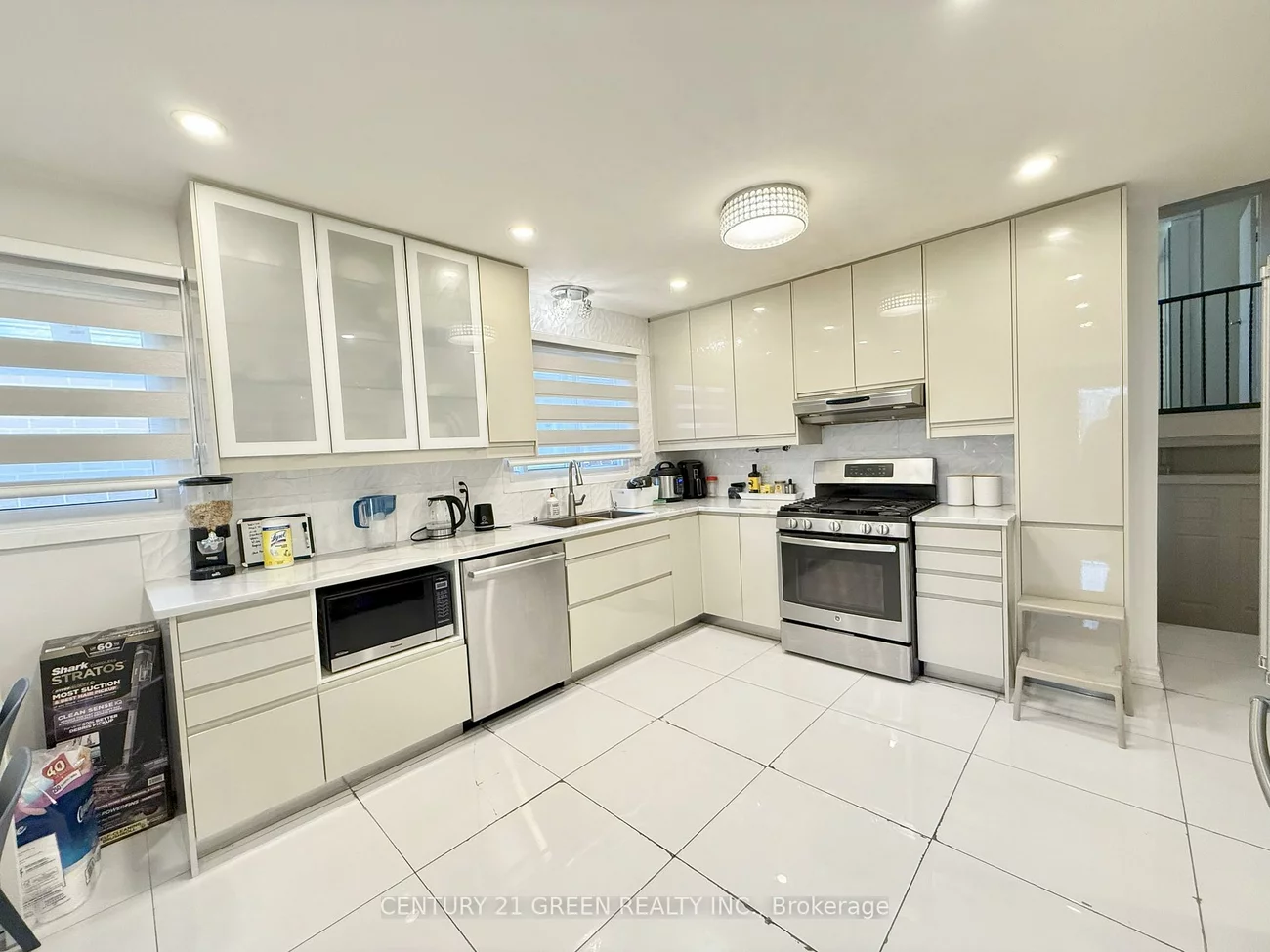 963, Lovingston, Rathwood, Mississauga