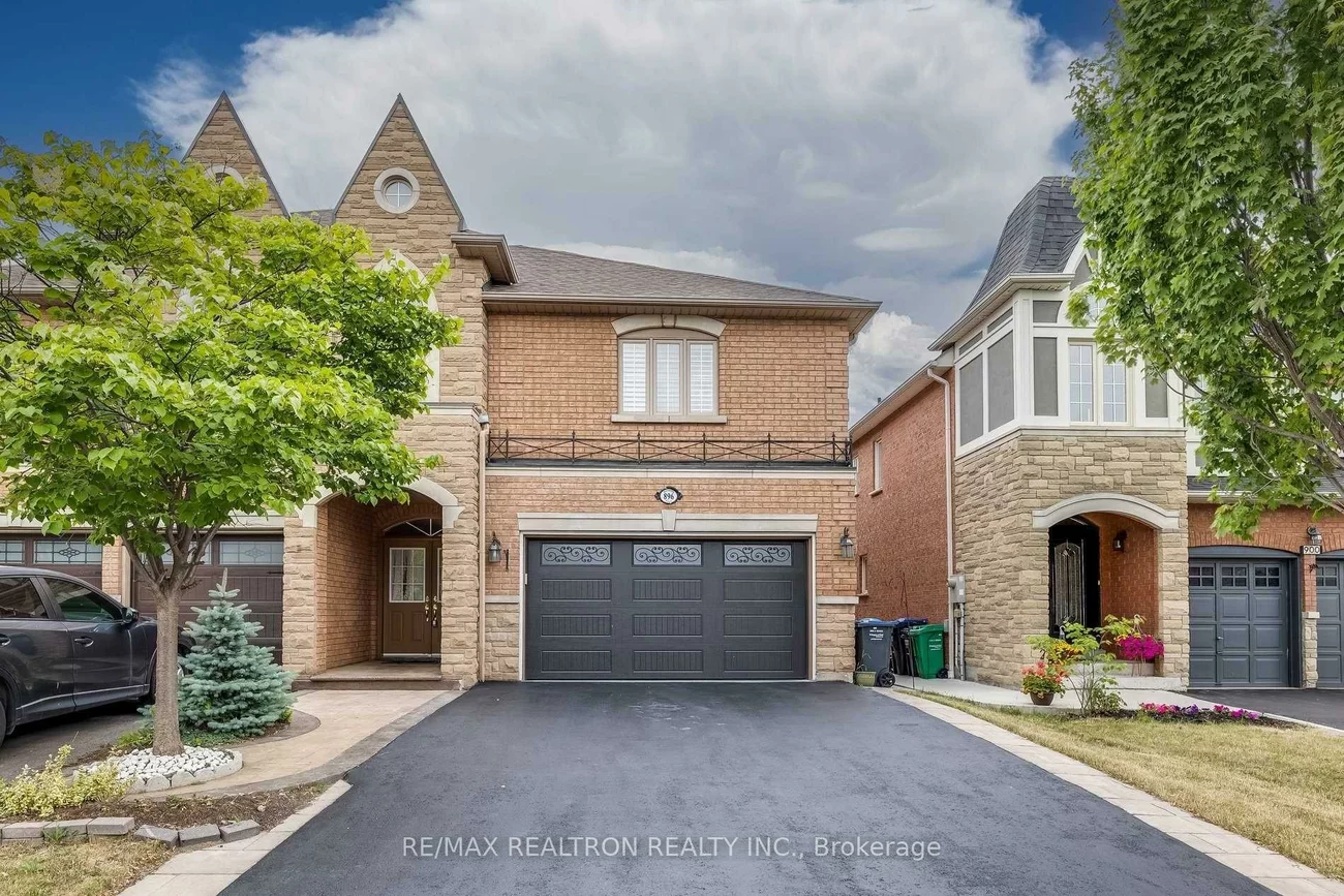 896, Mandolin, Meadowvale Village, Mississauga