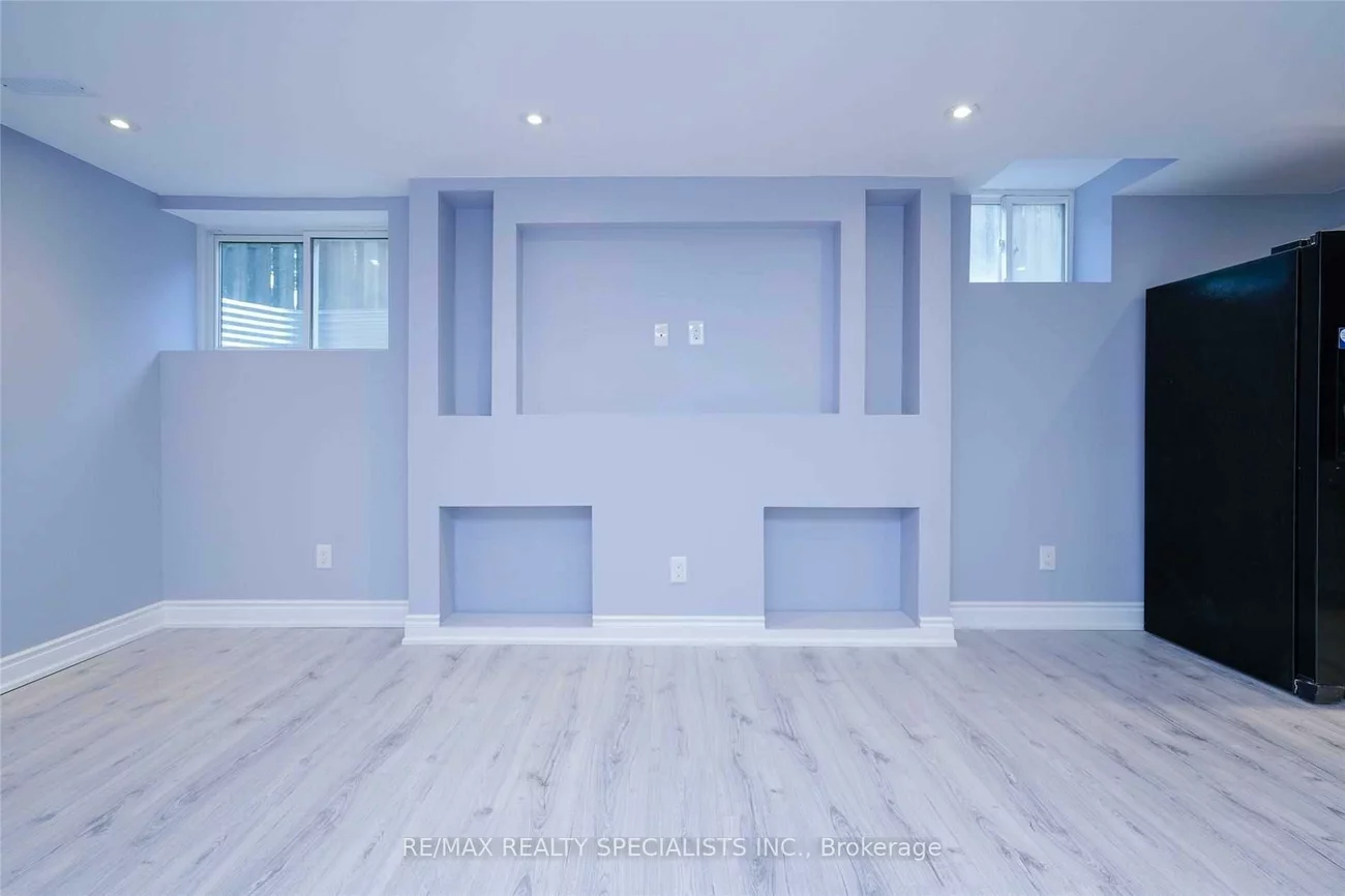 1599, Kingsbank, East Credit, Mississauga