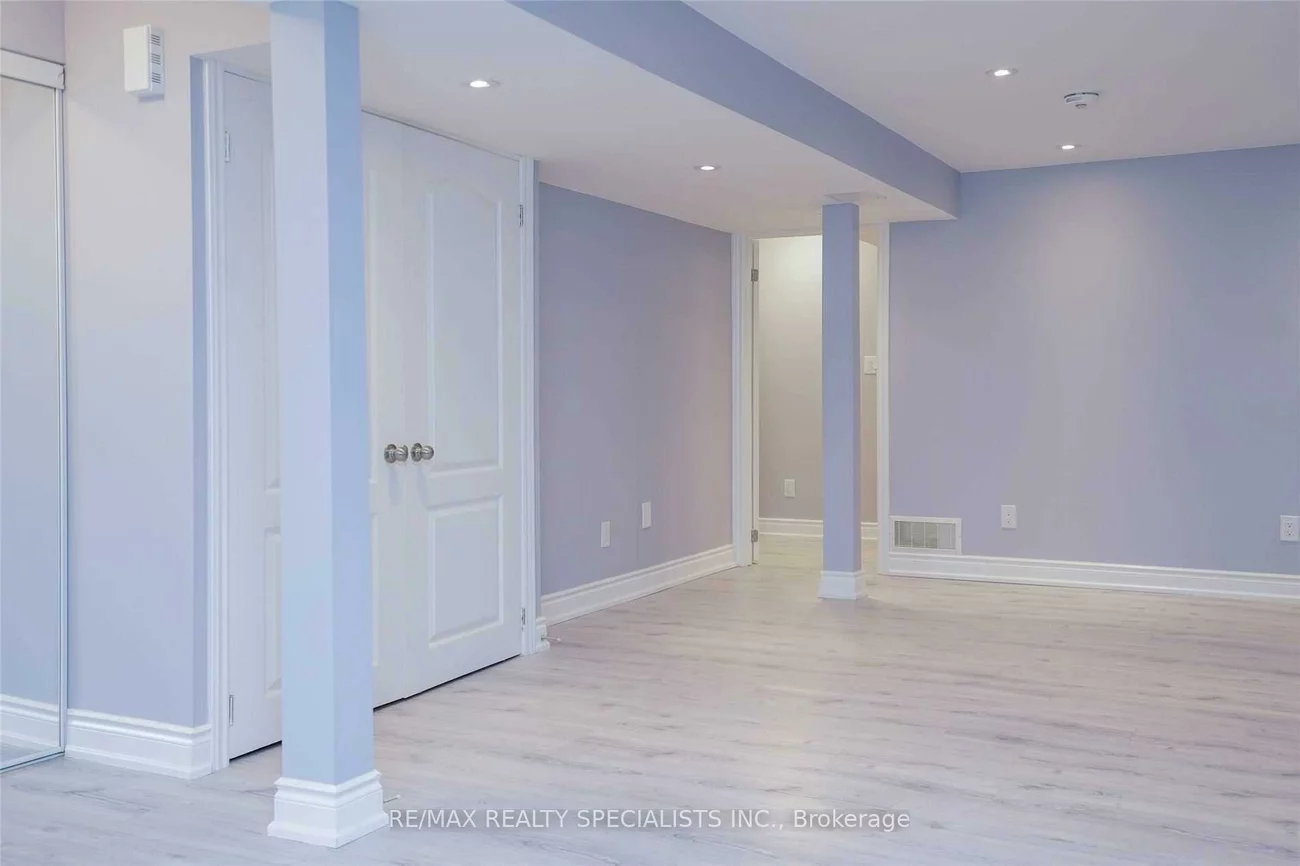 1599, Kingsbank, East Credit, Mississauga