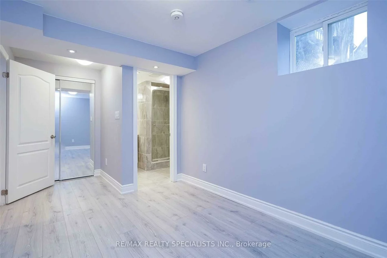 1599, Kingsbank, East Credit, Mississauga