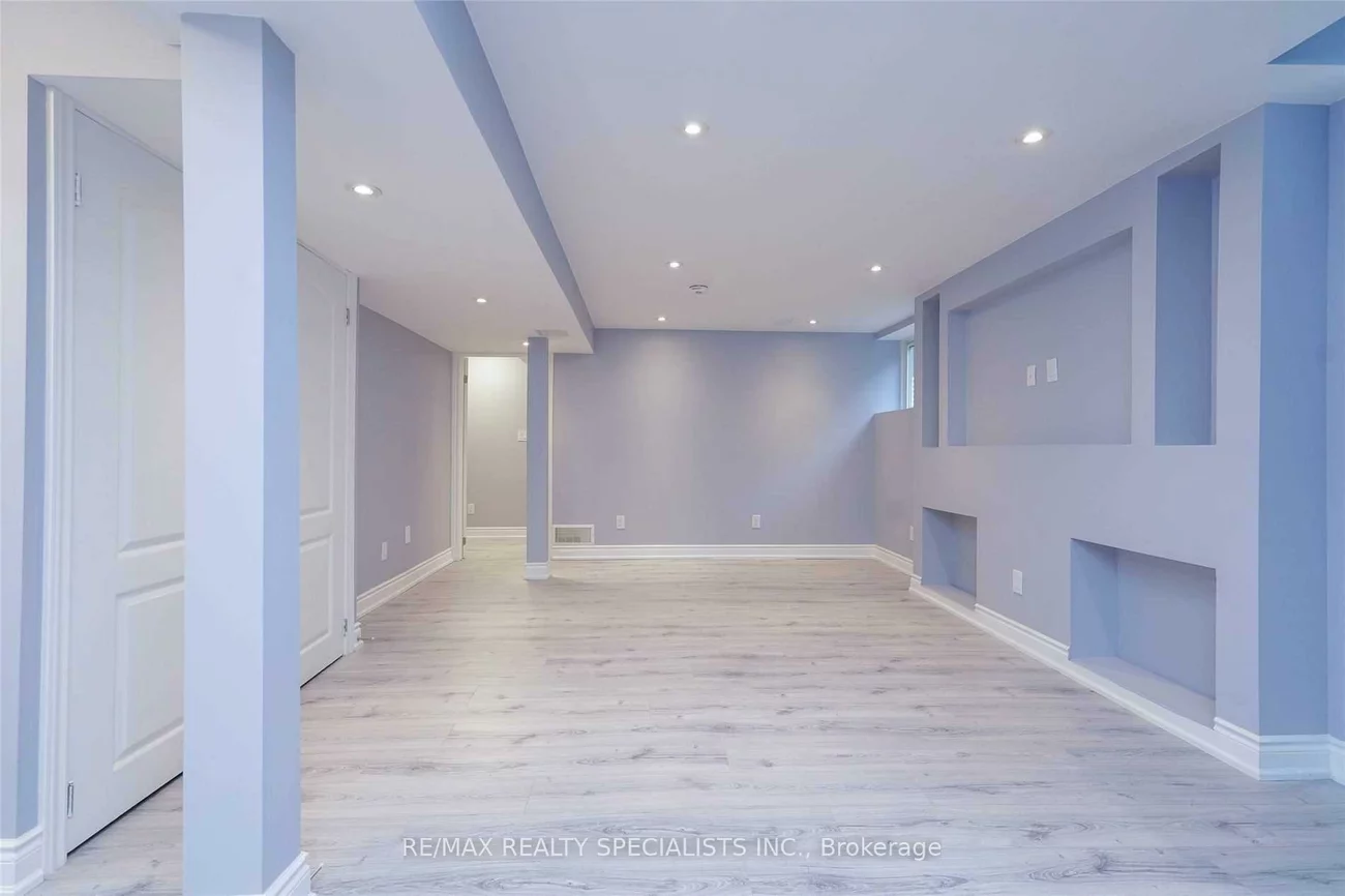 1599, Kingsbank, East Credit, Mississauga