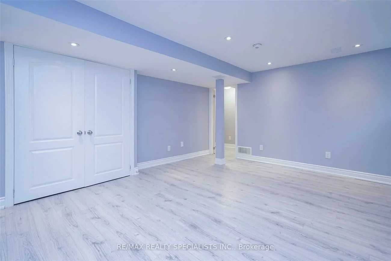 1599, Kingsbank, East Credit, Mississauga