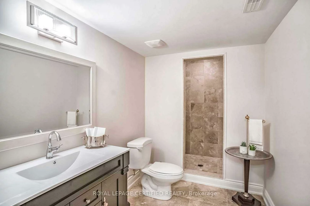 316, Barondale, Hurontario, Mississauga