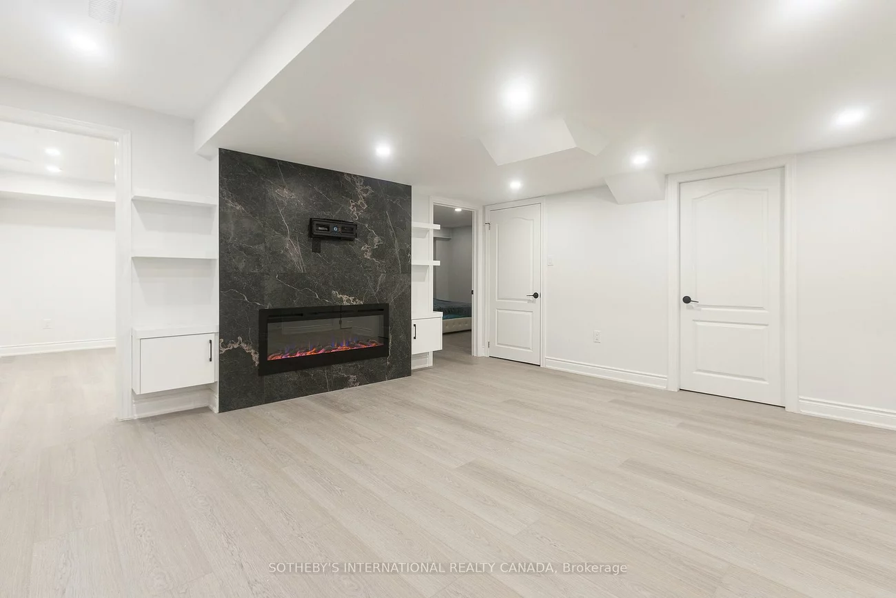 1182, Blueheron, East Credit, Mississauga