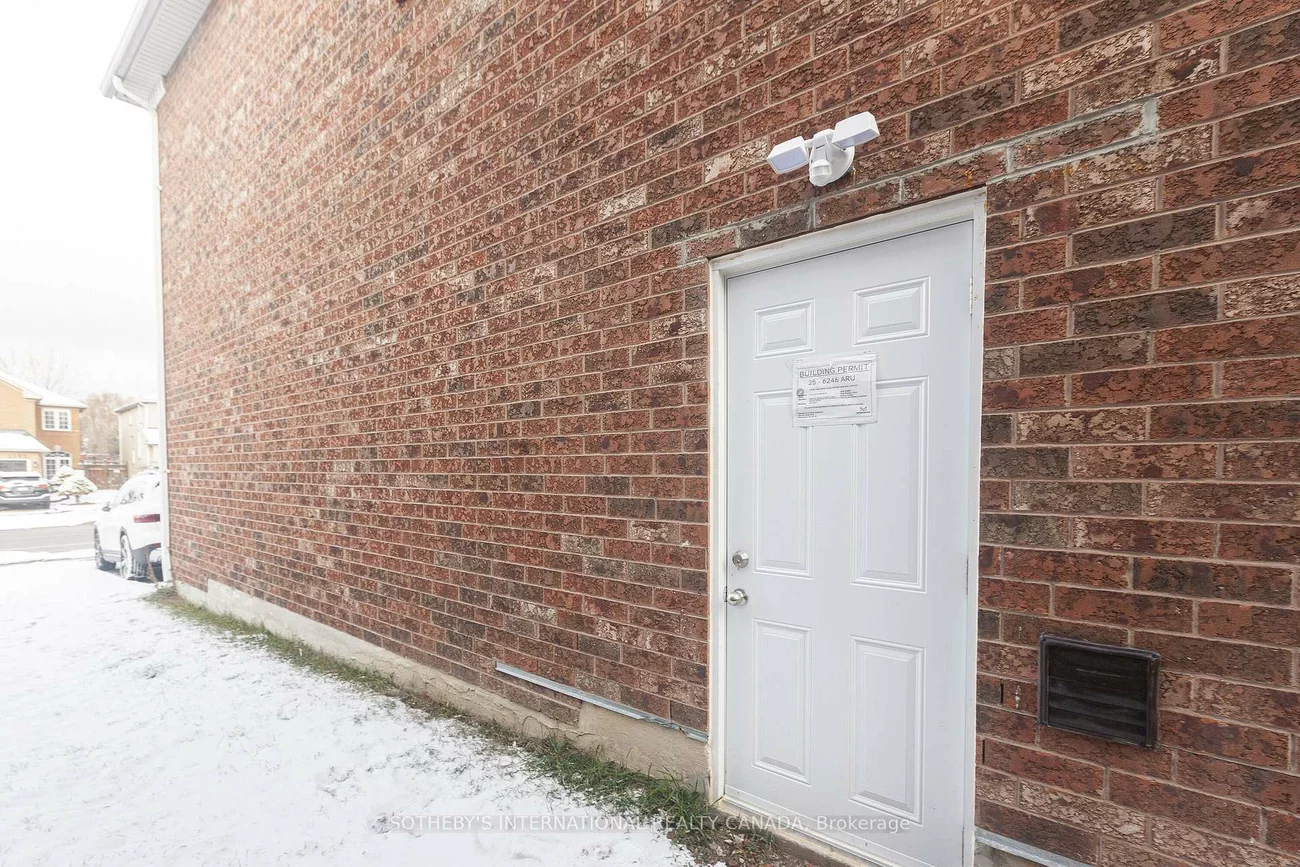 1182, Blueheron, East Credit, Mississauga