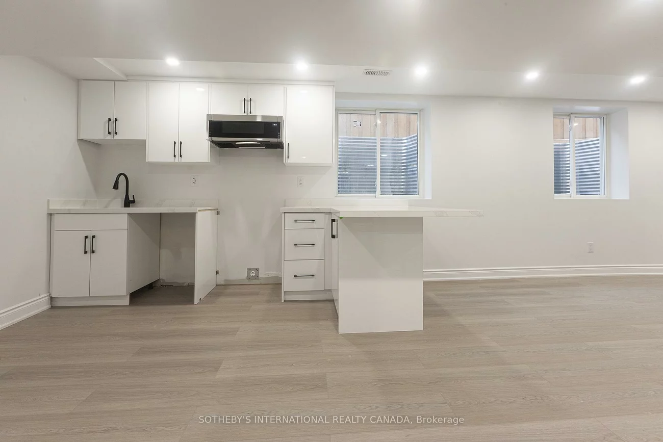 1182, Blueheron, East Credit, Mississauga