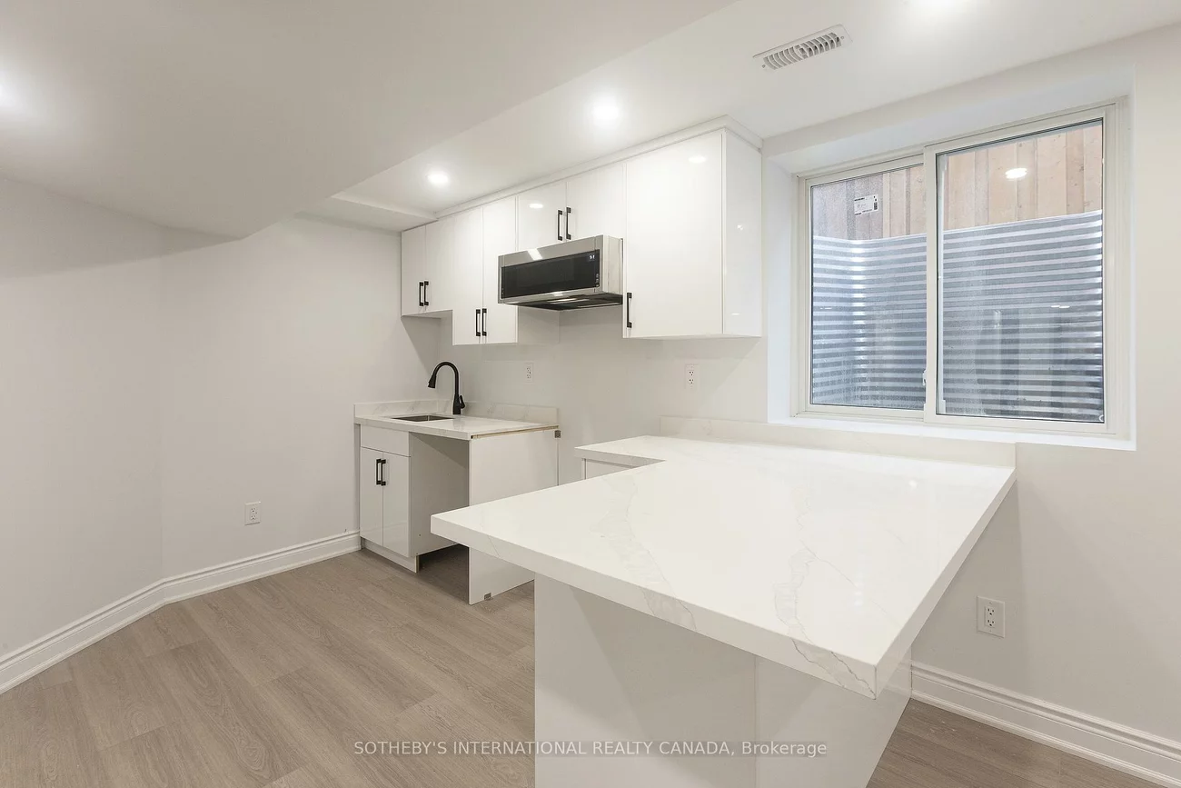 1182, Blueheron, East Credit, Mississauga