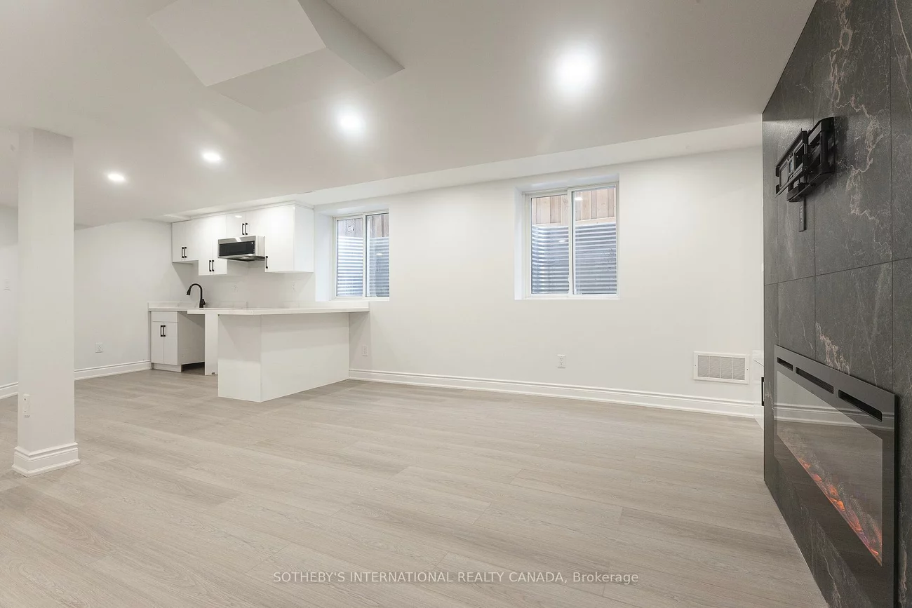 1182, Blueheron, East Credit, Mississauga