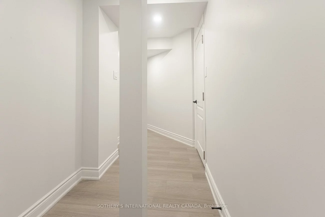 1182, Blueheron, East Credit, Mississauga