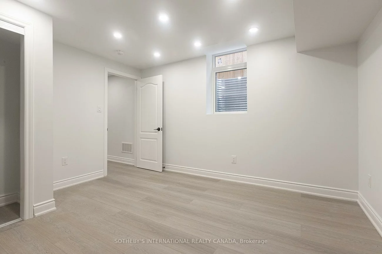 1182, Blueheron, East Credit, Mississauga