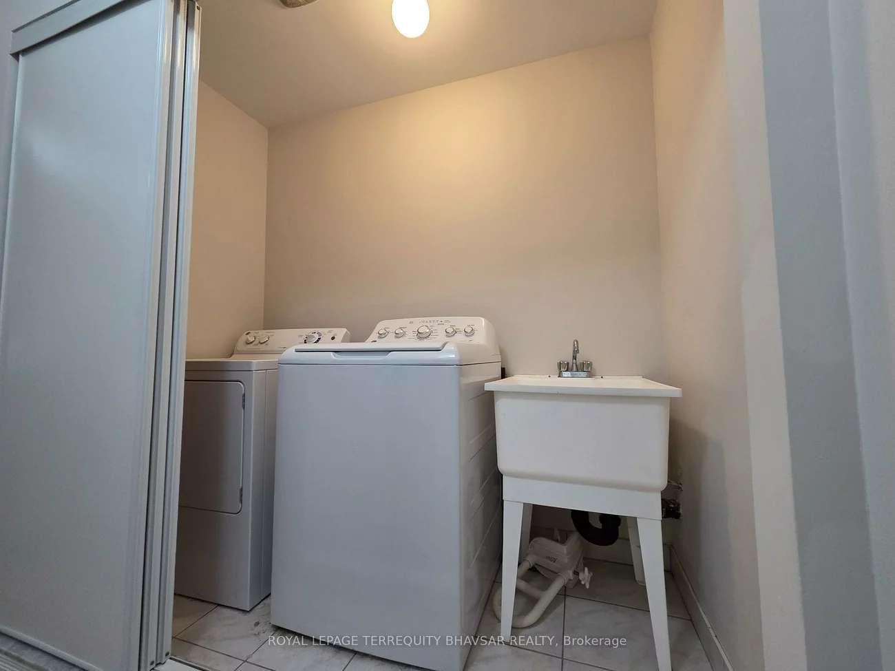 902, Francine, East Credit, Mississauga