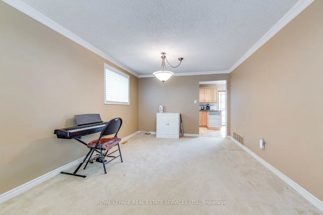 2630, Hayford, Sheridan, Mississauga
