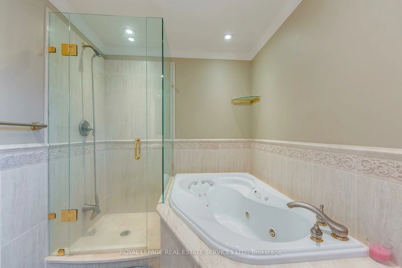 2630, Hayford, Sheridan, Mississauga